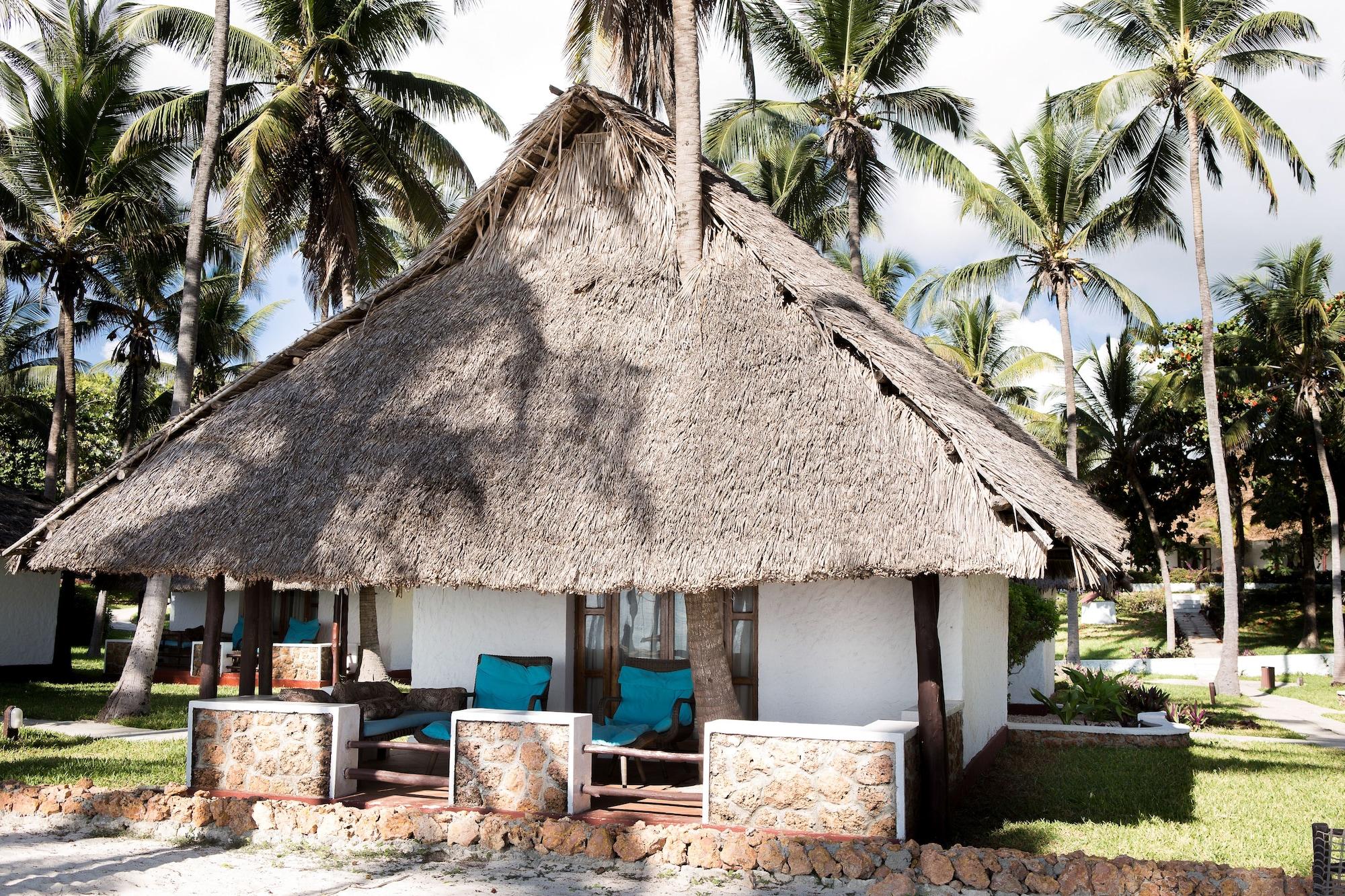 Hotel Karafuu Beach Resort Pingwe Exterior photo