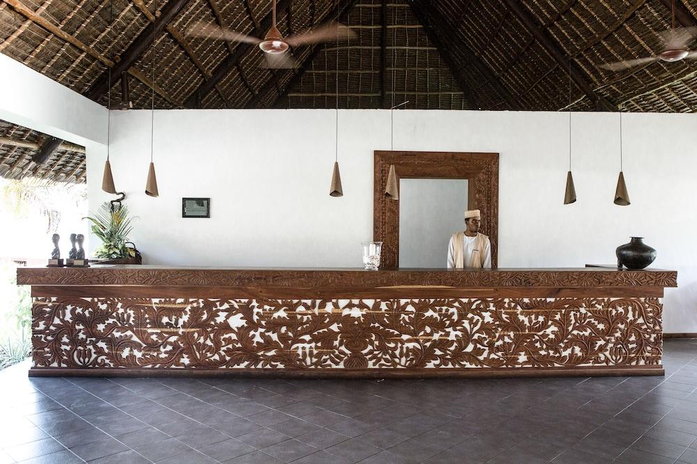 Hotel Karafuu Beach Resort Pingwe Exterior photo