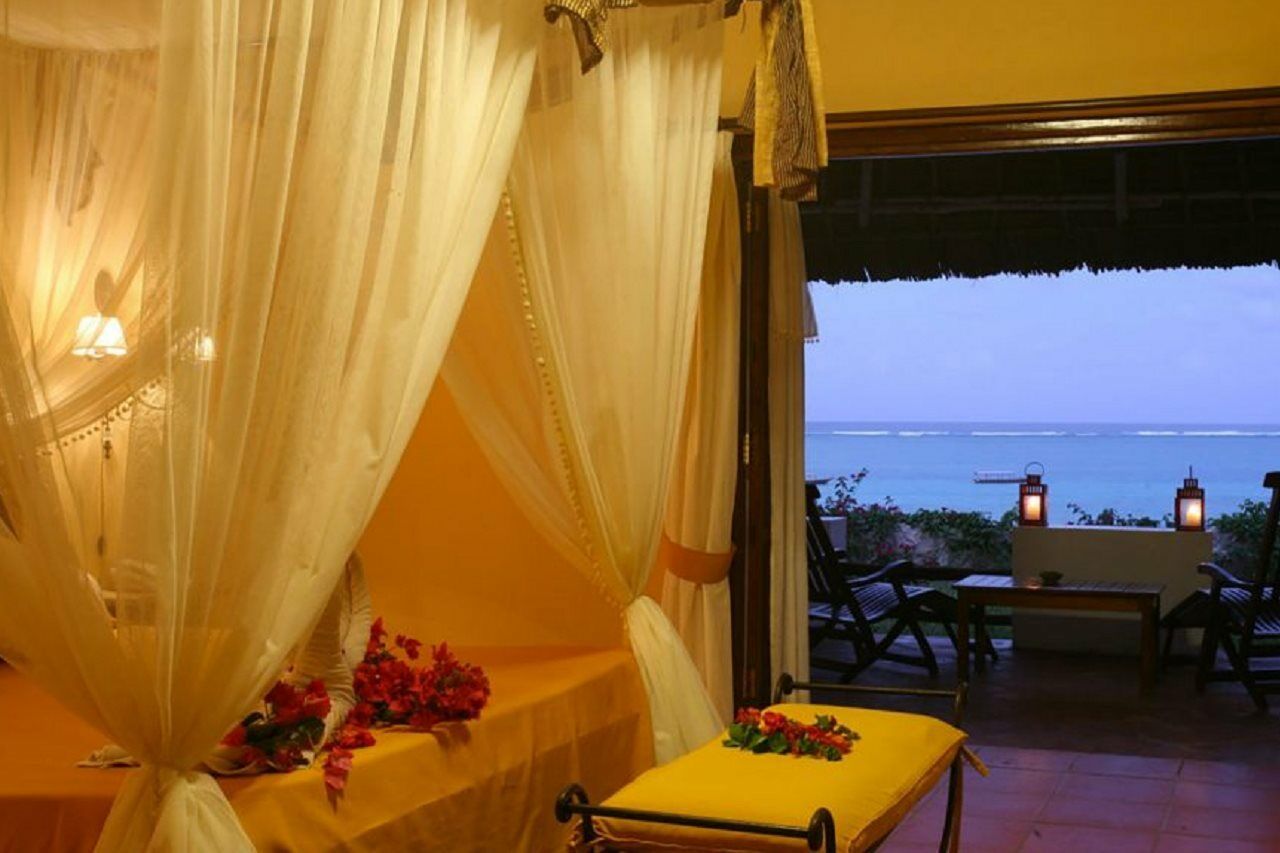 Hotel Karafuu Beach Resort Pingwe Exterior photo